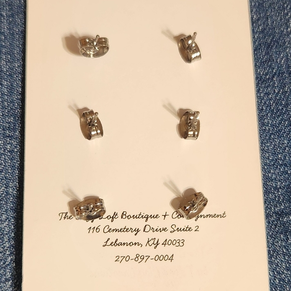 Clay Stud Earrings - Picture 3 of 5